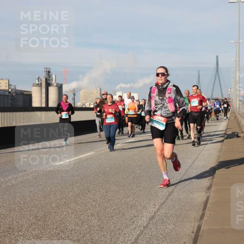 03.10.2025 - Köhlbrandbrückenlauf Lena Gebhardt http://msf.ph/oto/9145118 03.10.2025 10:02:45 Position 2  meine-sportfotos.de