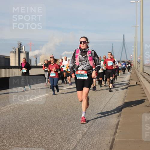 03.10.2025 - Köhlbrandbrückenlauf Lena Gebhardt http://msf.ph/oto/9145122 03.10.2025 10:02:45 Position 2  meine-sportfotos.de