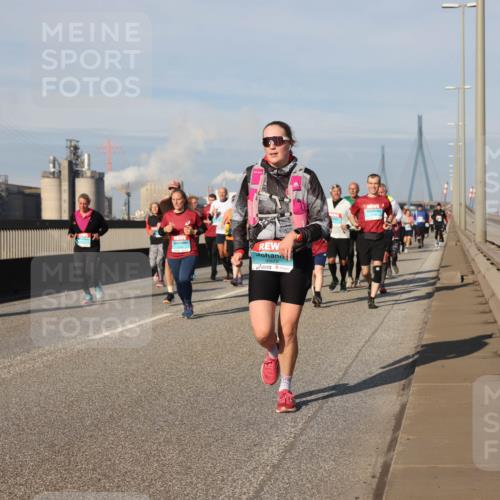 03.10.2025 - Köhlbrandbrückenlauf Lena Gebhardt http://msf.ph/oto/9145130 03.10.2025 10:02:45 Position 2  meine-sportfotos.de