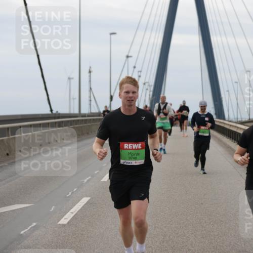 03.10.2025 - Köhlbrandbrückenlauf Jannik Wohlers http://msf.ph/oto/9145145 03.10.2025 15:46:37 Position 1 9748, 8814 meine-sportfotos.de