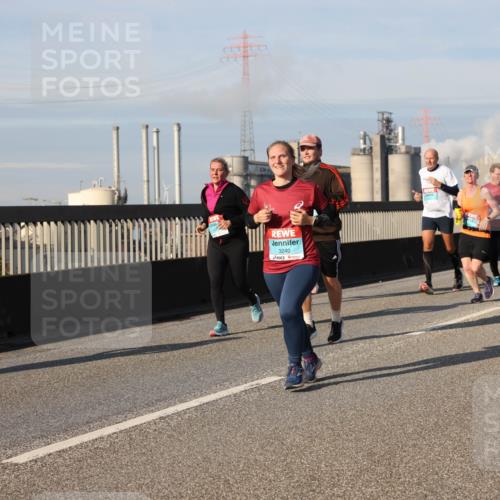 03.10.2025 - Köhlbrandbrückenlauf Lena Gebhardt http://msf.ph/oto/9145170 03.10.2025 10:02:47 Position 2 3240 meine-sportfotos.de