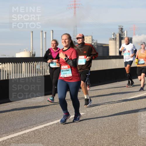 03.10.2025 - Köhlbrandbrückenlauf Lena Gebhardt http://msf.ph/oto/9145176 03.10.2025 10:02:48 Position 2 3240, 3777, 2 meine-sportfotos.de