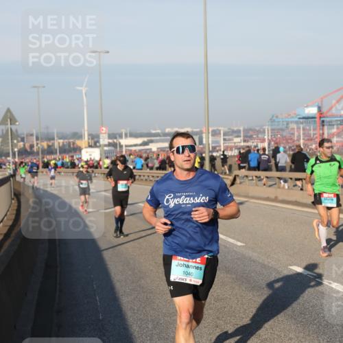 03.10.2025 - Köhlbrandbrückenlauf Yannick Fuchs http://msf.ph/oto/9145184 03.10.2025 08:34:15 Position 2 3, 1040 meine-sportfotos.de