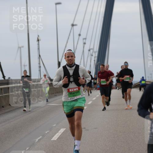 03.10.2025 - Köhlbrandbrückenlauf Jannik Wohlers http://msf.ph/oto/9145191 03.10.2025 15:46:40 Position 1 9261 meine-sportfotos.de