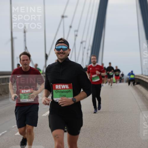 03.10.2025 - Köhlbrandbrückenlauf Jannik Wohlers http://msf.ph/oto/9145217 03.10.2025 15:46:46 Position 1 8725, 7588 meine-sportfotos.de
