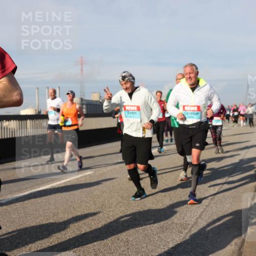 03.10.2025 - Köhlbrandbrückenlauf Lena Gebhardt http://msf.ph/oto/9145222 03.10.2025 10:02:50 Position 2  meine-sportfotos.de