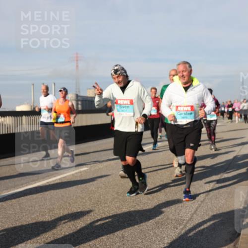 03.10.2025 - Köhlbrandbrückenlauf Lena Gebhardt http://msf.ph/oto/9145226 03.10.2025 10:02:50 Position 2  meine-sportfotos.de