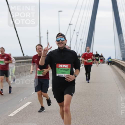 03.10.2025 - Köhlbrandbrückenlauf Jannik Wohlers http://msf.ph/oto/9145231 03.10.2025 15:46:46 Position 1 7588 meine-sportfotos.de