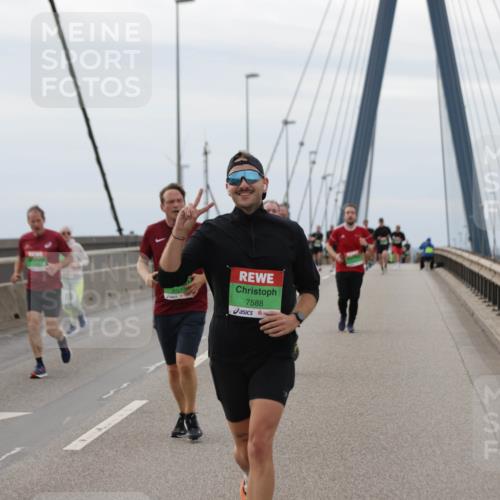 03.10.2025 - Köhlbrandbrückenlauf Jannik Wohlers http://msf.ph/oto/9145235 03.10.2025 15:46:46 Position 1 7588 meine-sportfotos.de