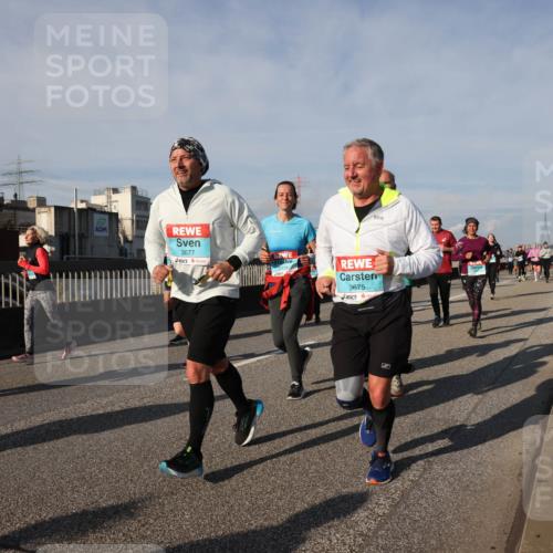 03.10.2025 - Köhlbrandbrückenlauf Lena Gebhardt http://msf.ph/oto/9145247 03.10.2025 10:02:51 Position 2 3677, 3675 meine-sportfotos.de