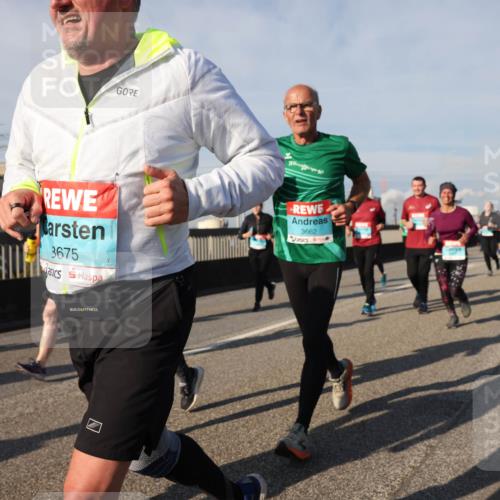 03.10.2025 - Köhlbrandbrückenlauf Lena Gebhardt http://msf.ph/oto/9145270 03.10.2025 10:02:51 Position 2 3675, 5, 3662 meine-sportfotos.de