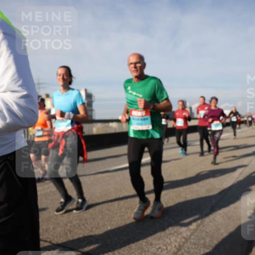 03.10.2025 - Köhlbrandbrückenlauf Lena Gebhardt http://msf.ph/oto/9145276 03.10.2025 10:02:51 Position 2  meine-sportfotos.de