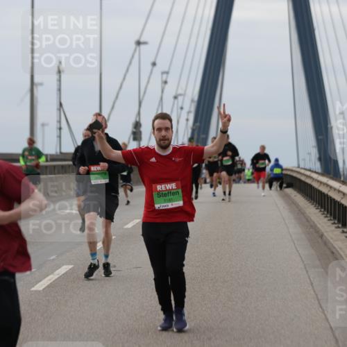 03.10.2025 - Köhlbrandbrückenlauf Jannik Wohlers http://msf.ph/oto/9145282 03.10.2025 15:46:49 Position 1 9726, 9181 meine-sportfotos.de