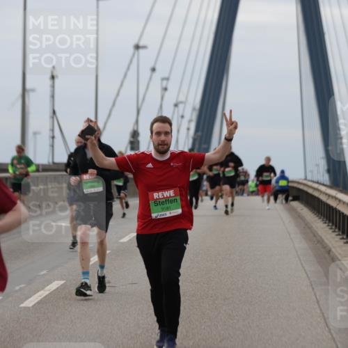 03.10.2025 - Köhlbrandbrückenlauf Jannik Wohlers http://msf.ph/oto/9145284 03.10.2025 15:46:49 Position 1 9726, 9181 meine-sportfotos.de