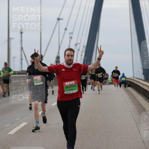 03.10.2025 - Köhlbrandbrückenlauf Jannik Wohlers http://msf.ph/oto/9145289 03.10.2025 15:46:49 Position 1 9726, 9181 meine-sportfotos.de