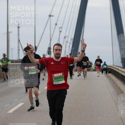 03.10.2025 - Köhlbrandbrückenlauf Jannik Wohlers http://msf.ph/oto/9145291 03.10.2025 15:46:49 Position 1 8035, 9181 meine-sportfotos.de