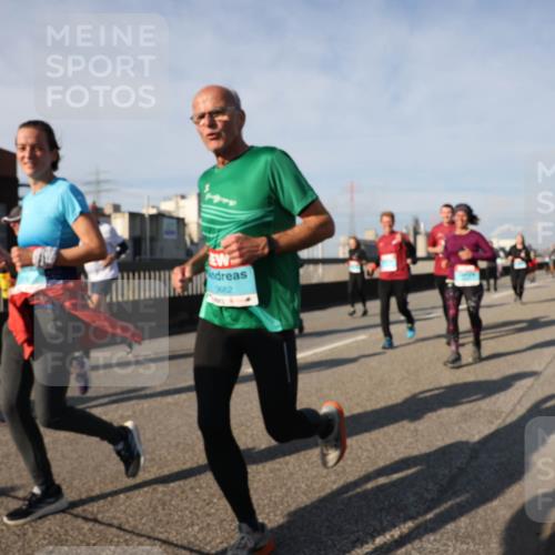 03.10.2025 - Köhlbrandbrückenlauf Lena Gebhardt http://msf.ph/oto/9145292 03.10.2025 10:02:52 Position 2 3662 meine-sportfotos.de