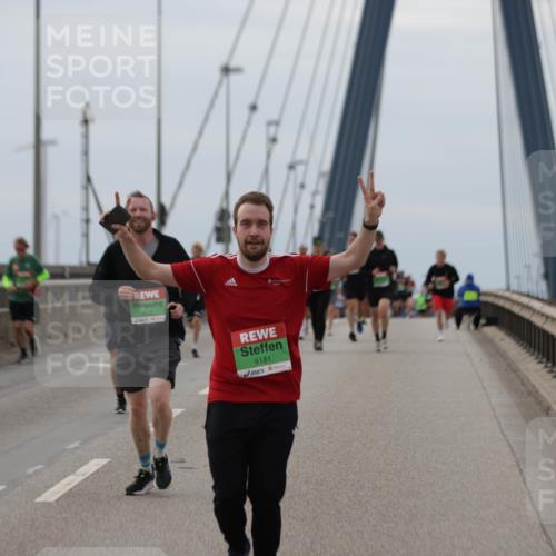 03.10.2025 - Köhlbrandbrückenlauf Jannik Wohlers http://msf.ph/oto/9145293 03.10.2025 15:46:49 Position 1 8035, 9181 meine-sportfotos.de