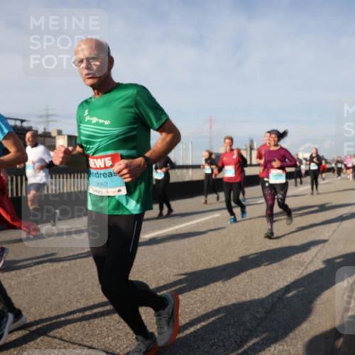 03.10.2025 - Köhlbrandbrückenlauf Lena Gebhardt http://msf.ph/oto/9145297 03.10.2025 10:02:52 Position 2 3662 meine-sportfotos.de