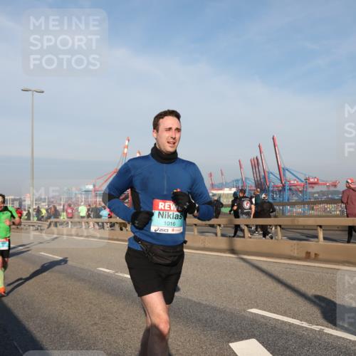 03.10.2025 - Köhlbrandbrückenlauf Yannick Fuchs http://msf.ph/oto/9145304 03.10.2025 08:34:31 Position 2 1016 meine-sportfotos.de