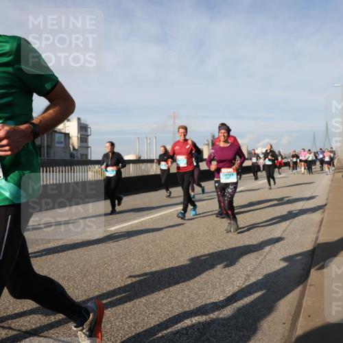 03.10.2025 - Köhlbrandbrückenlauf Lena Gebhardt http://msf.ph/oto/9145308 03.10.2025 10:02:52 Position 2 3662 meine-sportfotos.de