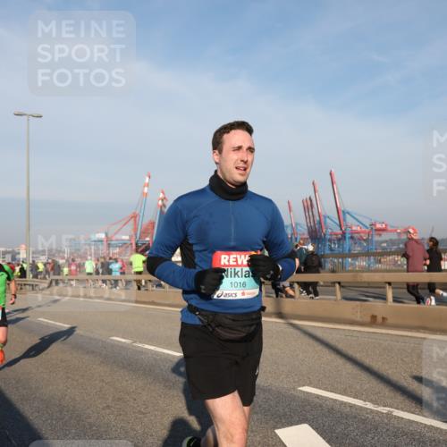 03.10.2025 - Köhlbrandbrückenlauf Yannick Fuchs http://msf.ph/oto/9145309 03.10.2025 08:34:31 Position 2 1016 meine-sportfotos.de
