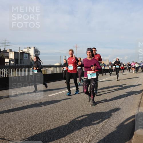 03.10.2025 - Köhlbrandbrückenlauf Lena Gebhardt http://msf.ph/oto/9145311 03.10.2025 10:02:52 Position 2  meine-sportfotos.de