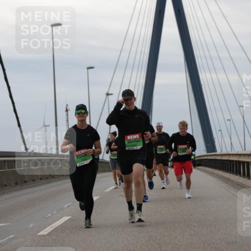 03.10.2025 - Köhlbrandbrückenlauf Jannik Wohlers http://msf.ph/oto/9145313 03.10.2025 15:46:59 Position 1 7823, 7583, 7452 meine-sportfotos.de