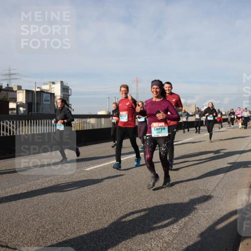 03.10.2025 - Köhlbrandbrückenlauf Lena Gebhardt http://msf.ph/oto/9145315 03.10.2025 10:02:52 Position 2 1001 meine-sportfotos.de