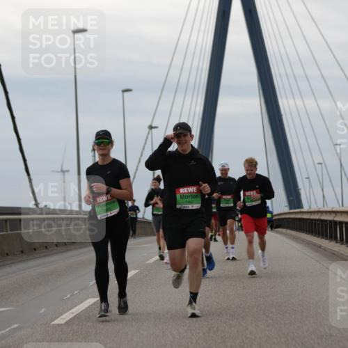03.10.2025 - Köhlbrandbrückenlauf Jannik Wohlers http://msf.ph/oto/9145320 03.10.2025 15:46:59 Position 1 7823, 7583, 7452 meine-sportfotos.de