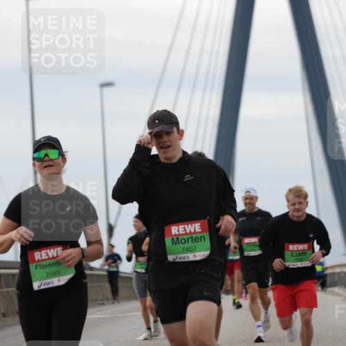 03.10.2025 - Köhlbrandbrückenlauf Jannik Wohlers http://msf.ph/oto/9145329 03.10.2025 15:46:59 Position 1 7452, 7583, 7823 meine-sportfotos.de
