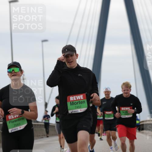 03.10.2025 - Köhlbrandbrückenlauf Jannik Wohlers http://msf.ph/oto/9145333 03.10.2025 15:47:00 Position 1 7583, 7452 meine-sportfotos.de
