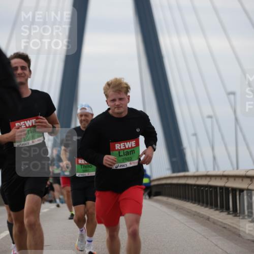 03.10.2025 - Köhlbrandbrückenlauf Jannik Wohlers http://msf.ph/oto/9145336 03.10.2025 15:47:01 Position 1 600, 9018, 9061, 7623 meine-sportfotos.de