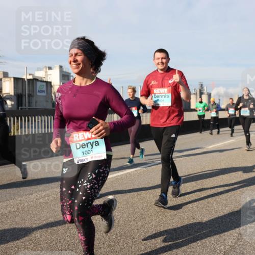 03.10.2025 - Köhlbrandbrückenlauf Lena Gebhardt http://msf.ph/oto/9145342 03.10.2025 10:02:53 Position 2 1001, 6004 meine-sportfotos.de