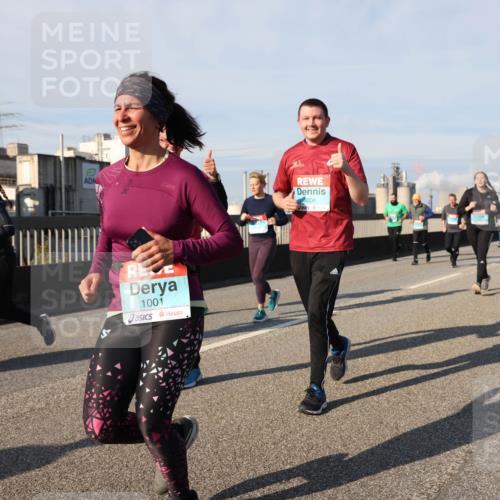 03.10.2025 - Köhlbrandbrückenlauf Lena Gebhardt http://msf.ph/oto/9145345 03.10.2025 10:02:53 Position 2 1001, 3004 meine-sportfotos.de