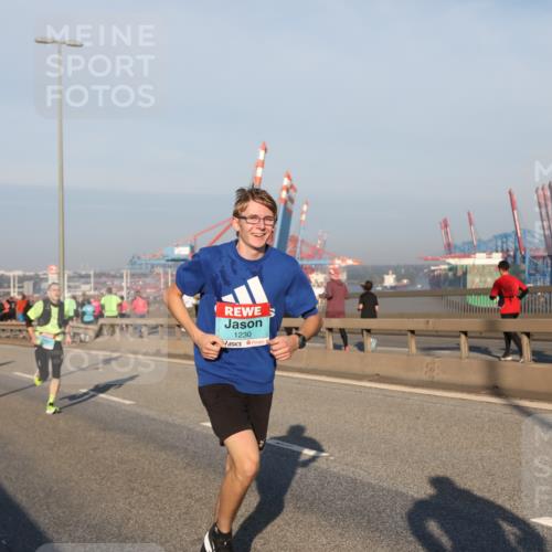 03.10.2025 - Köhlbrandbrückenlauf Yannick Fuchs http://msf.ph/oto/9145354 03.10.2025 08:34:35 Position 2 1230 meine-sportfotos.de