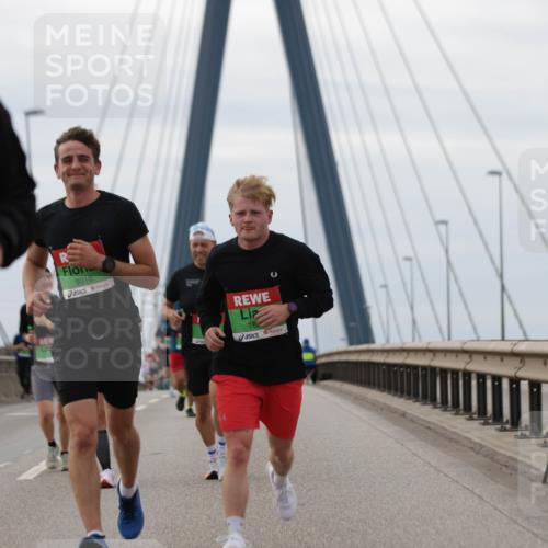 03.10.2025 - Köhlbrandbrückenlauf Jannik Wohlers http://msf.ph/oto/9145355 03.10.2025 15:47:01 Position 1 7452, 9018, 76 meine-sportfotos.de