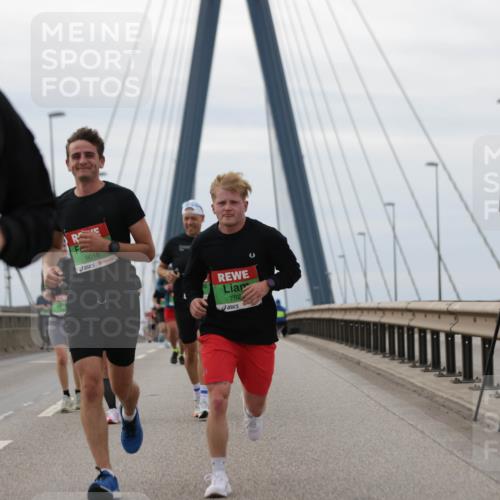 03.10.2025 - Köhlbrandbrückenlauf Jannik Wohlers http://msf.ph/oto/9145357 03.10.2025 15:47:01 Position 1 7452, 9018, 762 meine-sportfotos.de