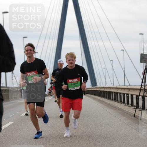 03.10.2025 - Köhlbrandbrückenlauf Jannik Wohlers http://msf.ph/oto/9145361 03.10.2025 15:47:01 Position 1 7452, 7623 meine-sportfotos.de
