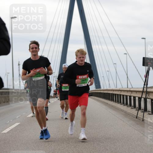 03.10.2025 - Köhlbrandbrückenlauf Jannik Wohlers http://msf.ph/oto/9145365 03.10.2025 15:47:01 Position 1 452, 9018, 7623 meine-sportfotos.de