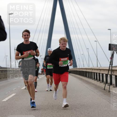 03.10.2025 - Köhlbrandbrückenlauf Jannik Wohlers http://msf.ph/oto/9145367 03.10.2025 15:47:01 Position 1 018, 7623 meine-sportfotos.de