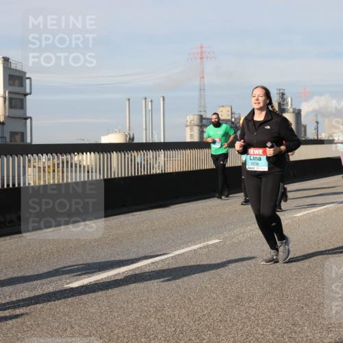 03.10.2025 - Köhlbrandbrückenlauf Lena Gebhardt http://msf.ph/oto/9145385 03.10.2025 10:02:54 Position 2 2234 meine-sportfotos.de