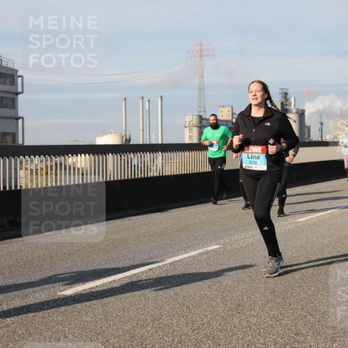 03.10.2025 - Köhlbrandbrückenlauf Lena Gebhardt http://msf.ph/oto/9145388 03.10.2025 10:02:54 Position 2 2234 meine-sportfotos.de
