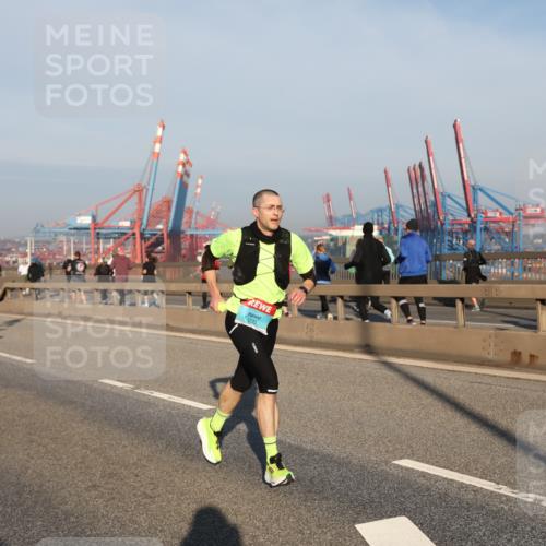 03.10.2025 - Köhlbrandbrückenlauf Yannick Fuchs http://msf.ph/oto/9145391 03.10.2025 08:34:37 Position 2 3720 meine-sportfotos.de