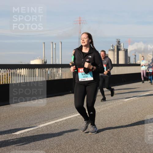 03.10.2025 - Köhlbrandbrückenlauf Lena Gebhardt http://msf.ph/oto/9145393 03.10.2025 10:02:55 Position 2 2234 meine-sportfotos.de