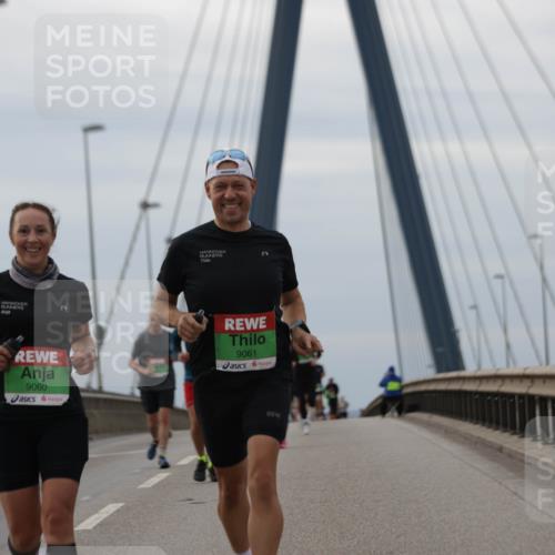 03.10.2025 - Köhlbrandbrückenlauf Jannik Wohlers http://msf.ph/oto/9145397 03.10.2025 15:47:03 Position 1 7834, 9060, 9061 meine-sportfotos.de