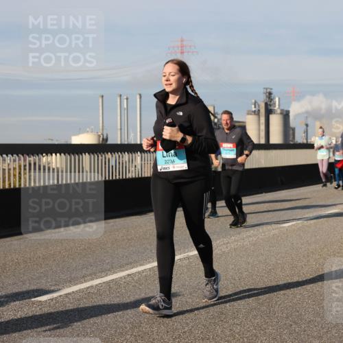 03.10.2025 - Köhlbrandbrückenlauf Lena Gebhardt http://msf.ph/oto/9145403 03.10.2025 10:02:55 Position 2 2234 meine-sportfotos.de