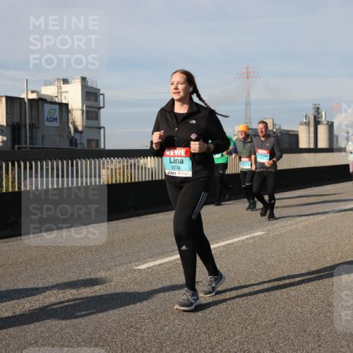 03.10.2025 - Köhlbrandbrückenlauf Lena Gebhardt http://msf.ph/oto/9145409 03.10.2025 10:02:55 Position 2 2234 meine-sportfotos.de