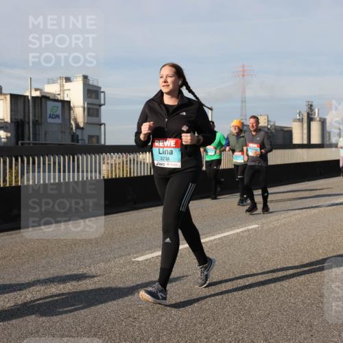 03.10.2025 - Köhlbrandbrückenlauf Lena Gebhardt http://msf.ph/oto/9145413 03.10.2025 10:02:55 Position 2 2234 meine-sportfotos.de