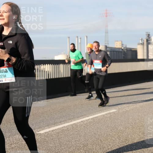 03.10.2025 - Köhlbrandbrückenlauf Lena Gebhardt http://msf.ph/oto/9145415 03.10.2025 10:02:56 Position 2 2234 meine-sportfotos.de